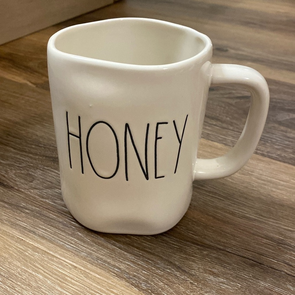 Rae Dunn honey mug